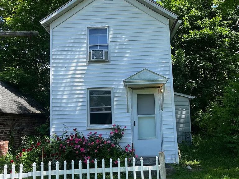 15 High St — Photo 3