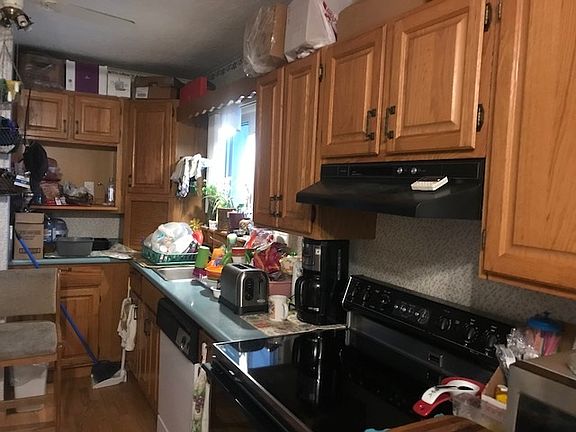 4th image of 18 Randall Dr
