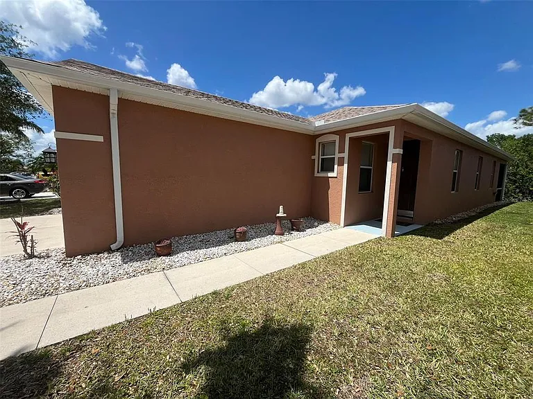 13282 SW Pembroke Cir N — Photo 3