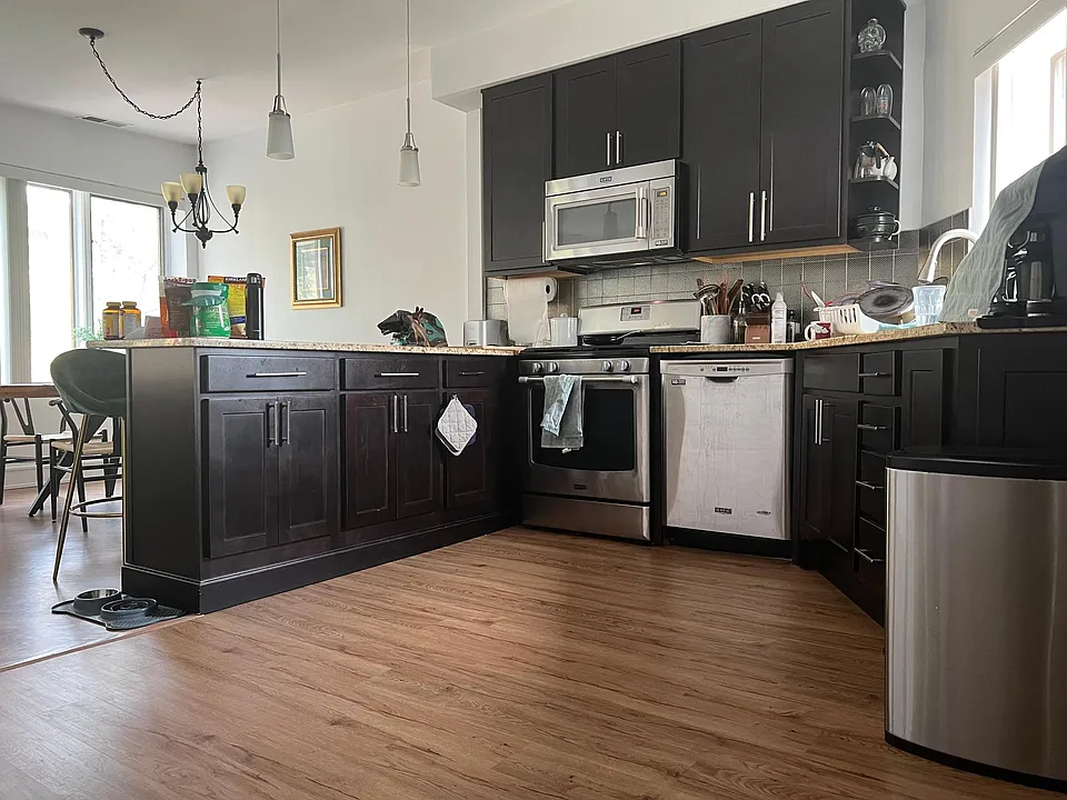 1112 N Oakley Blvd #4