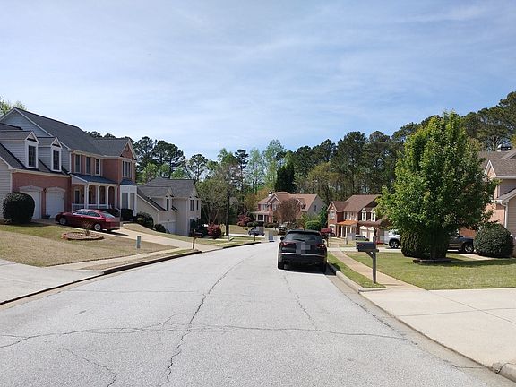 4th image of 1420 Bridle Path Dr