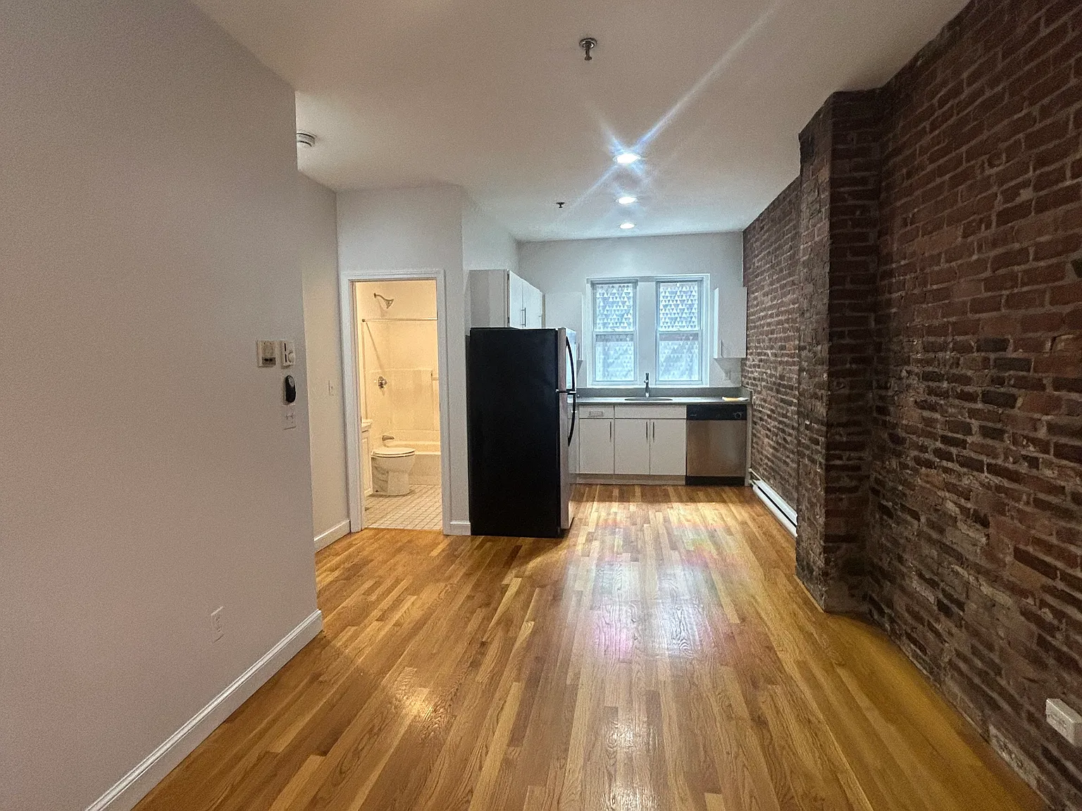 1 bed, 99999 sqft, $2,475 — Photo 3