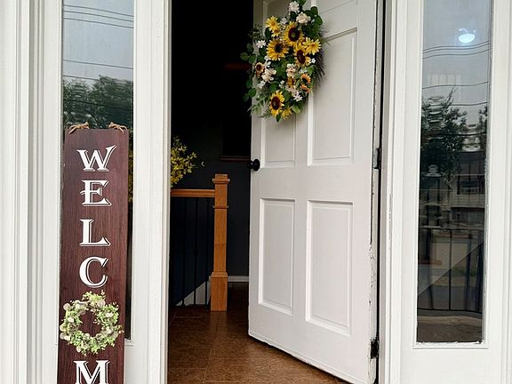 4th image of 120 Daffodil Dr