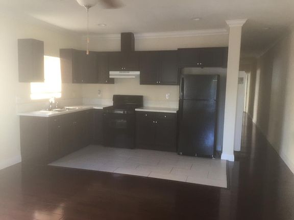 4th image of 240 W 47th St #240