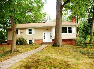 8 Mayo Dr, Park Ridge, NJ 07656