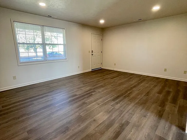 103 Weeping Willow Ln #B — Photo 4