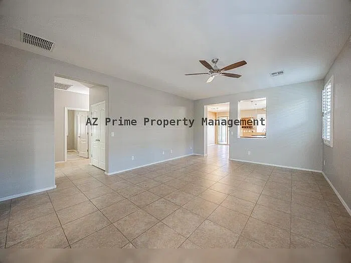 3 bed, 2.0 bath, 1800 sqft, $2,795 — Photo 4