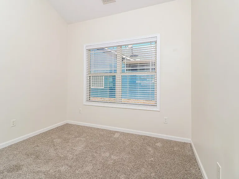 92 Majestic Dr — Photo 13