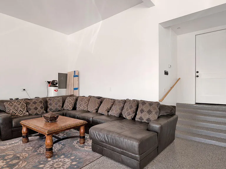 11842 N Miller Rd — Photo 102