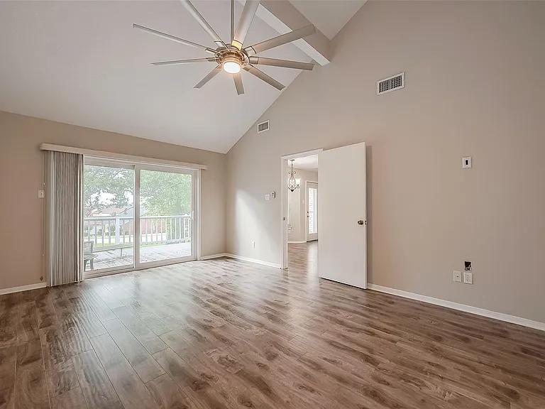 131 Cove Cir — Photo 22