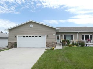 1019 Providence Rd, Wayne, NE 68787