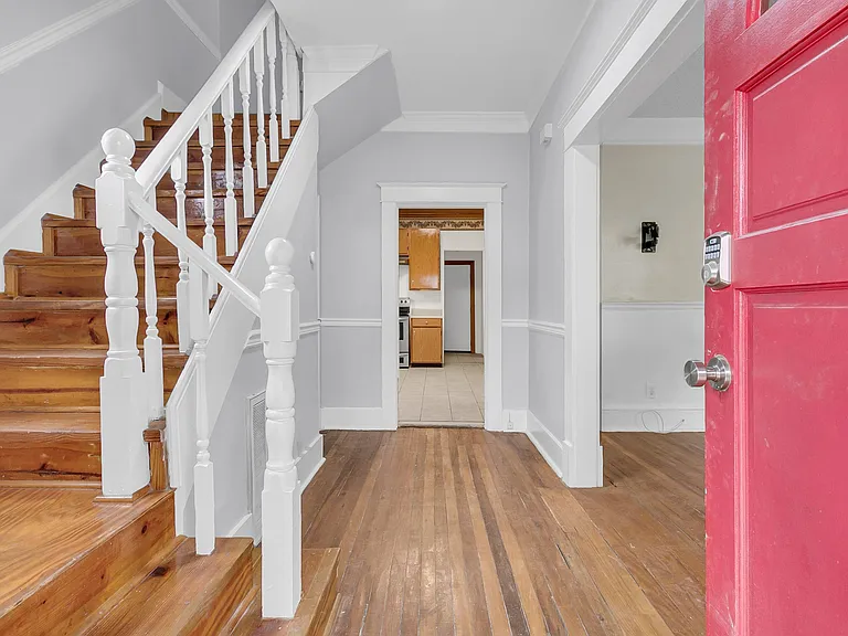 1195 King St — Photo 7
