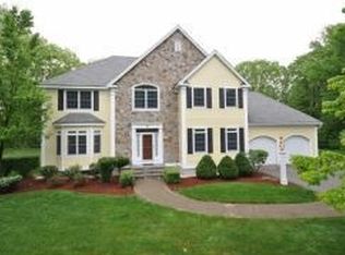 18 Patriots Rd, Stratham, NH 03885