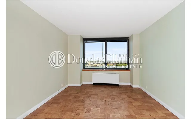 Rented by Douglas Elliman | media 19