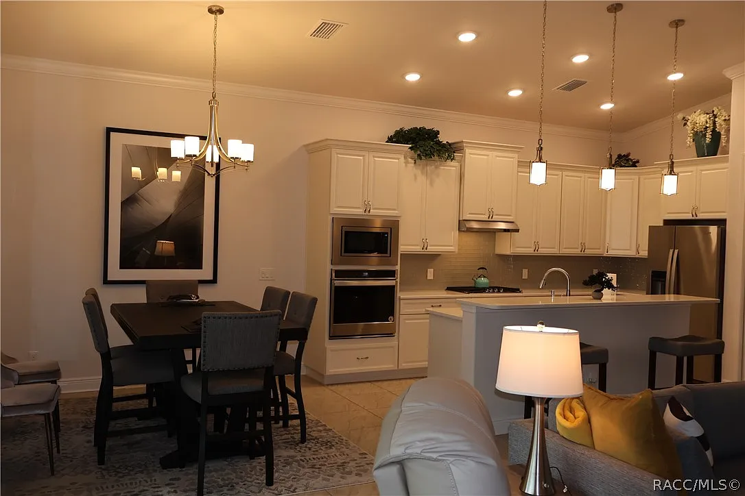 2 bed, 1672 sqft, $3,500 — Photo 2