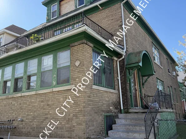 62 Lark St, Buffalo, NY 14211