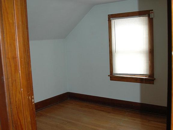 5th image of 412 S West St