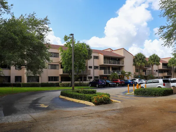 6305 Gage Place #110a, Miami Lakes, FL 33014