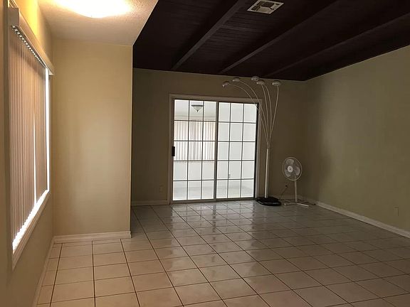 5th image of 14945 Blythe St