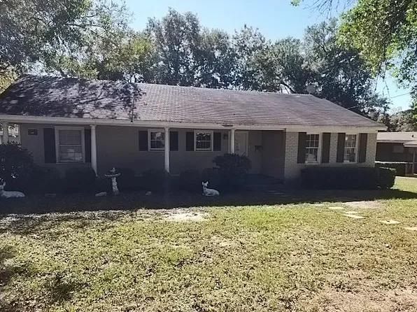 115 E Homewood Dr, Crockett, TX 75835