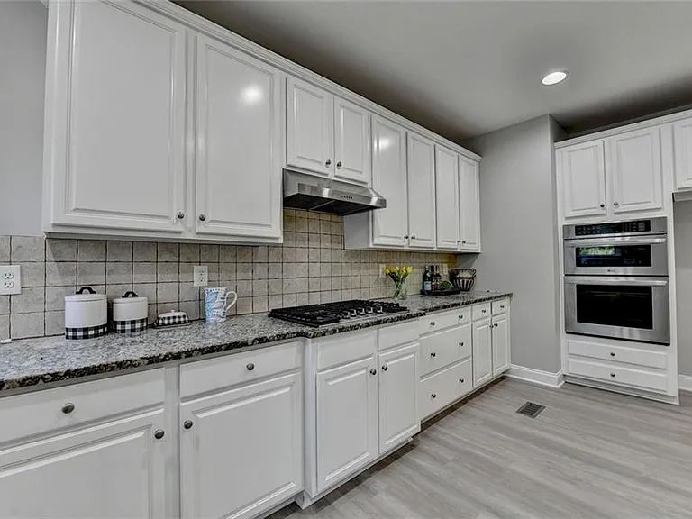 4805 Shelbourne Dr — Photo 31