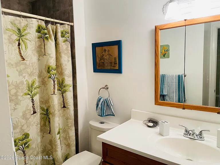 159 Queens Ct — Photo 12