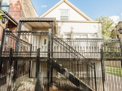 2855 N Troy St, Chicago, IL, 60618