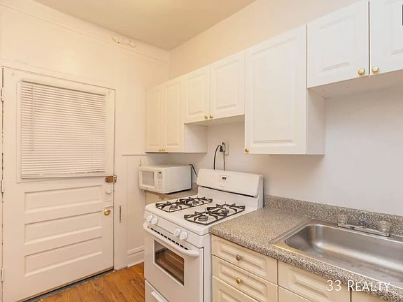 5th image of 1329 W Touhy Ave #3NN