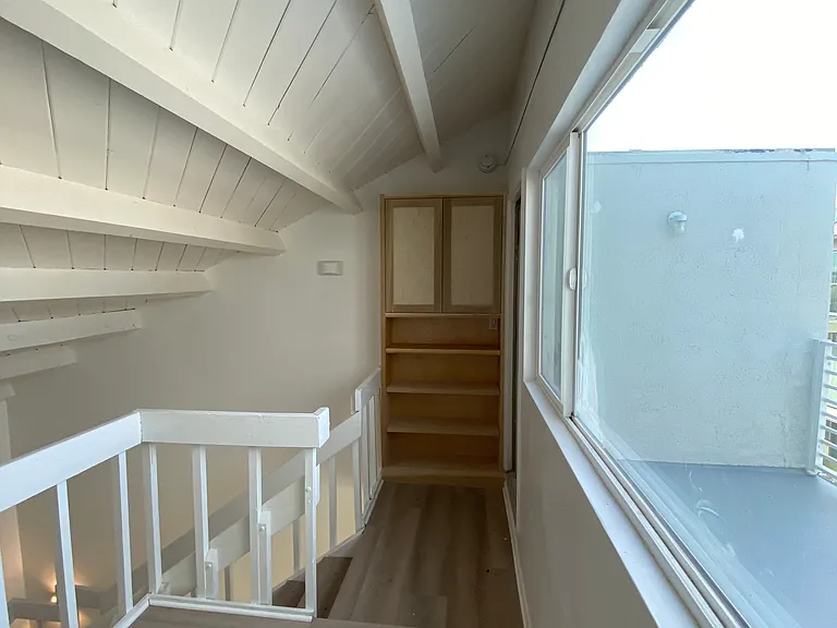15 Ironsides St #4 — Photo 17