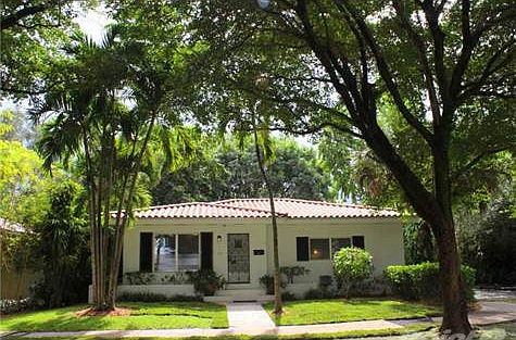1st image of 704 Camilo Ave