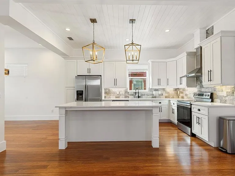 214 E Floribraska Ave — Photo 8