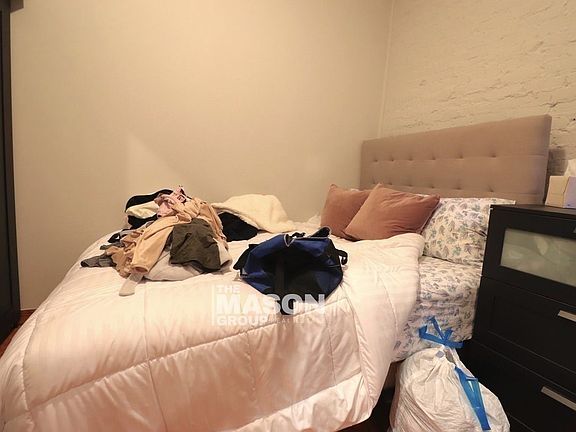 5th image of 1741 1st Ave #2S