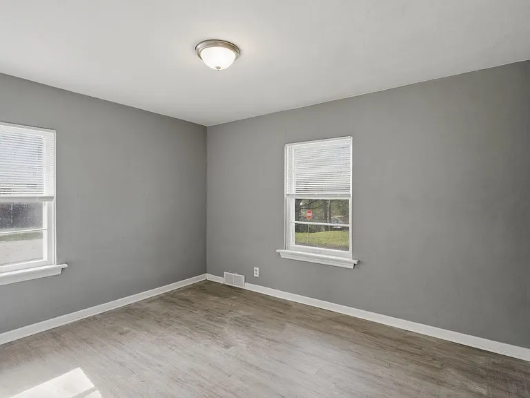 4502 Stivers St — Photo 8