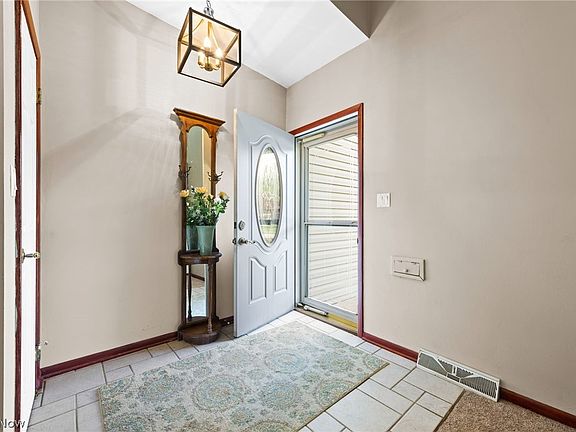 2nd image of 928 Rose Blvd