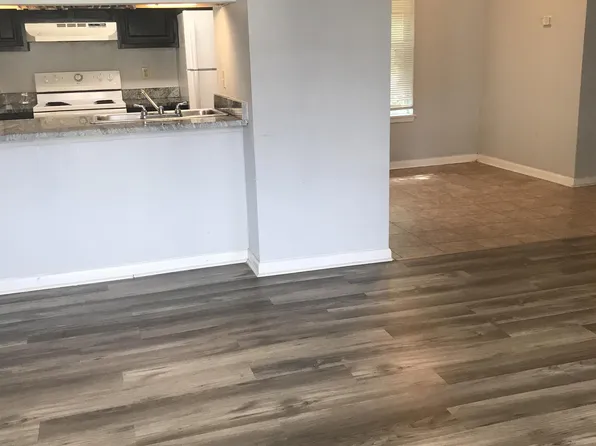 520 E Lagrange St #13, Lake Charles, LA 70605