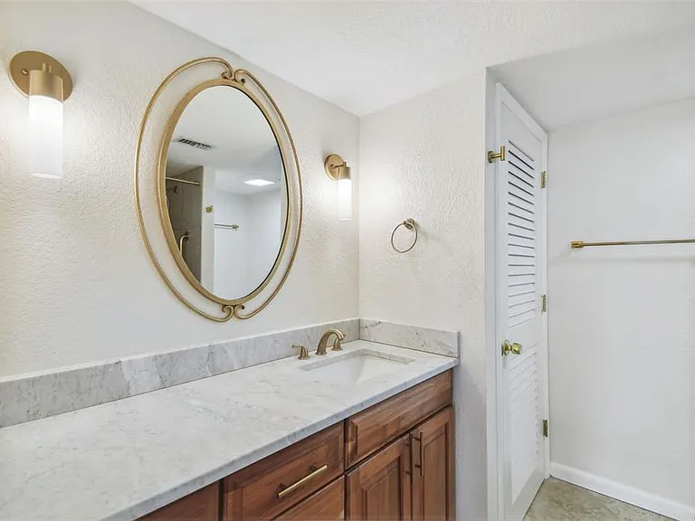 100 Oakmont Ln #106 — Photo 39