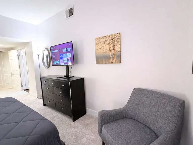 10740 Wilshire Blvd #127 — Photo 26