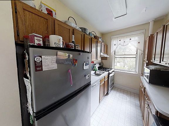 5th image of 445 Gramatan Ave APT Gc3