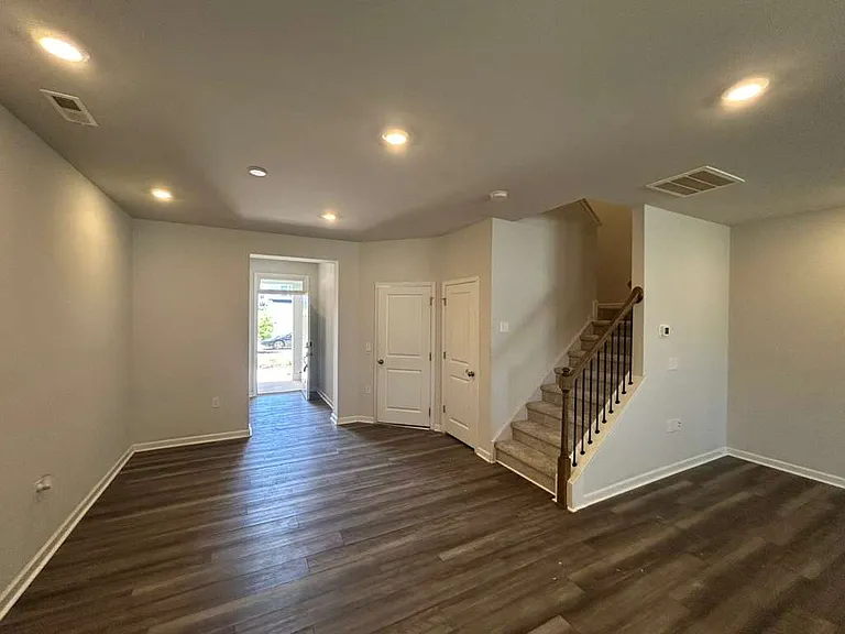 5025 Pufa St — Photo 9