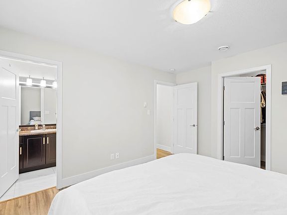 4th image of 585 Marisa St