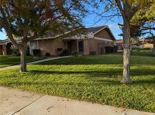 2851 W Avenue J4, Lancaster, CA 93536