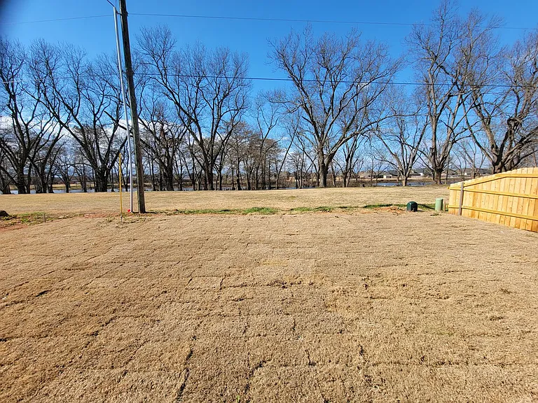 418 Mangrove Ln — Photo 4
