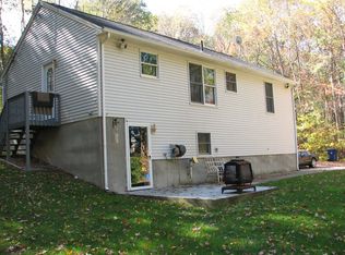 141 Reardon Rd, North Grosvenordale, CT 06255