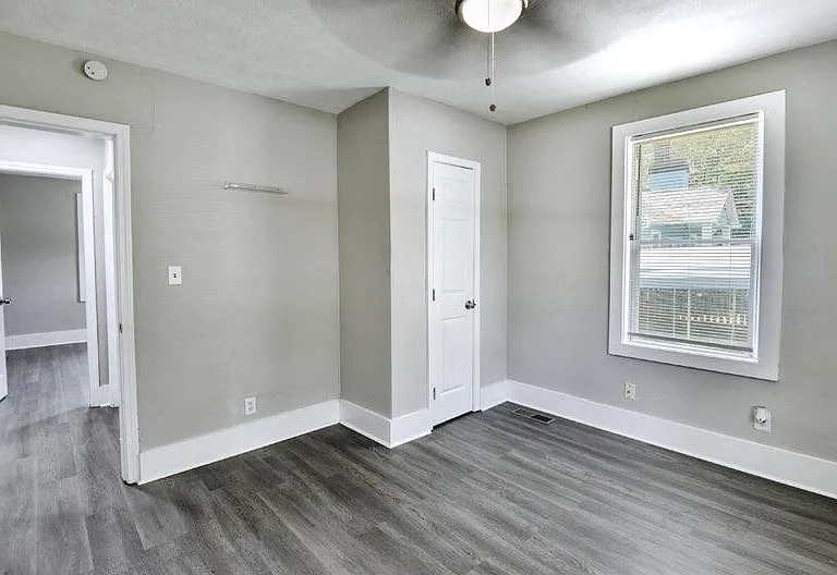 1888 Vesta Ave — Photo 12