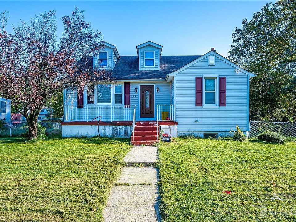 1st image of 124 Albemarle Ave