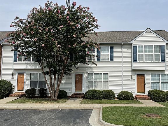 2nd image of 194 Mulberry Cir #1