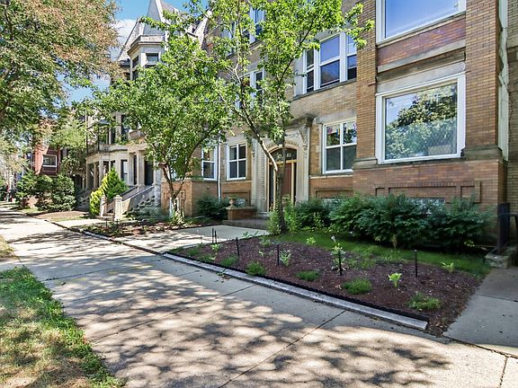 2nd image of 815 E Drexel Sq Unit 1