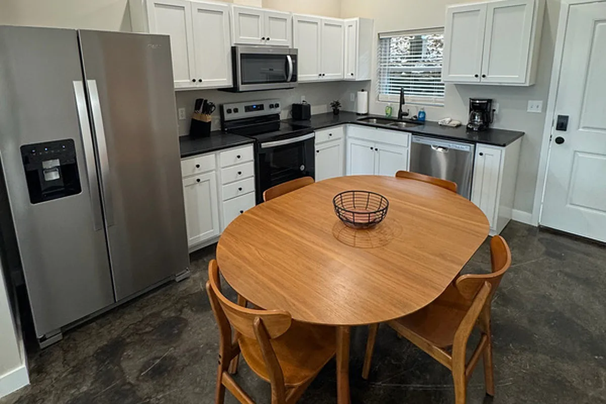 815 Winn Rd — Photo 2