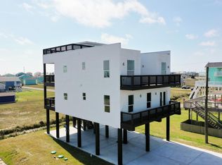 4026 5th St, Galveston, TX 77554