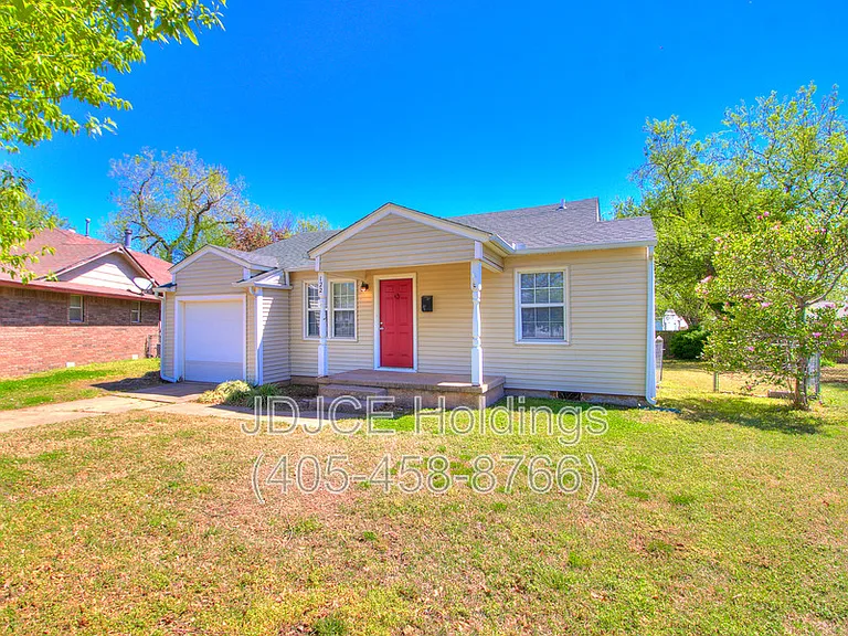 122 W Marshall Dr — Photo 1